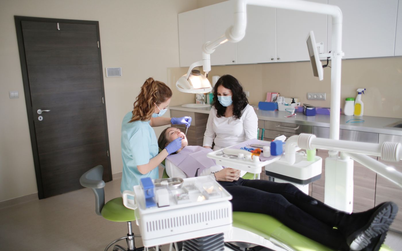Peri-Implantitis in Konstanz: Inflammation Around an Implant